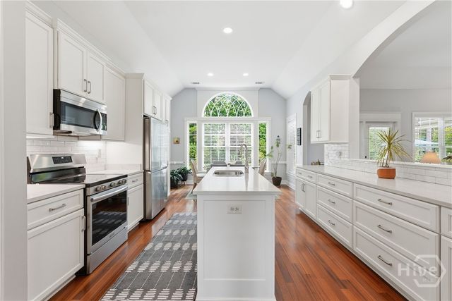 33 Lake Heron Court W, Pooler, GA 31322