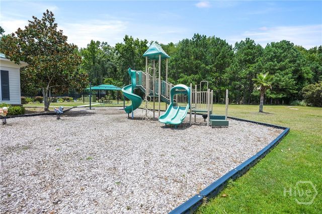 33 Lake Heron Court W, Pooler, GA 31322