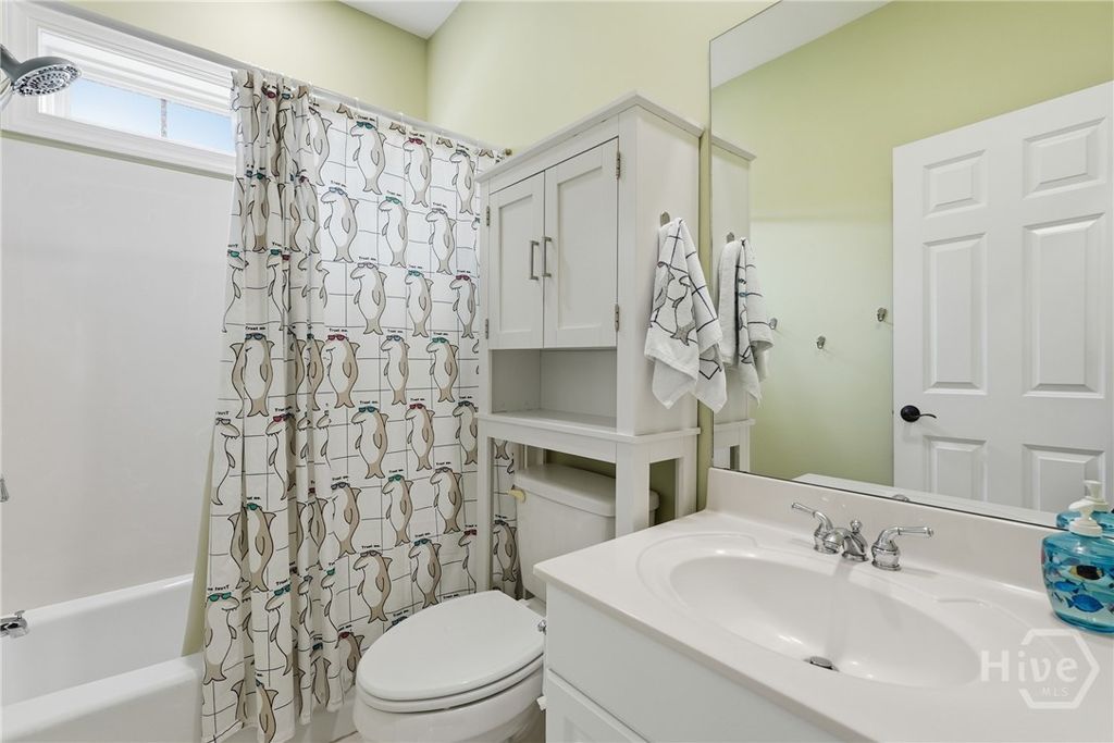 Image 22 of property listing at 33 Lake Heron Court W, Pooler, GA 31322