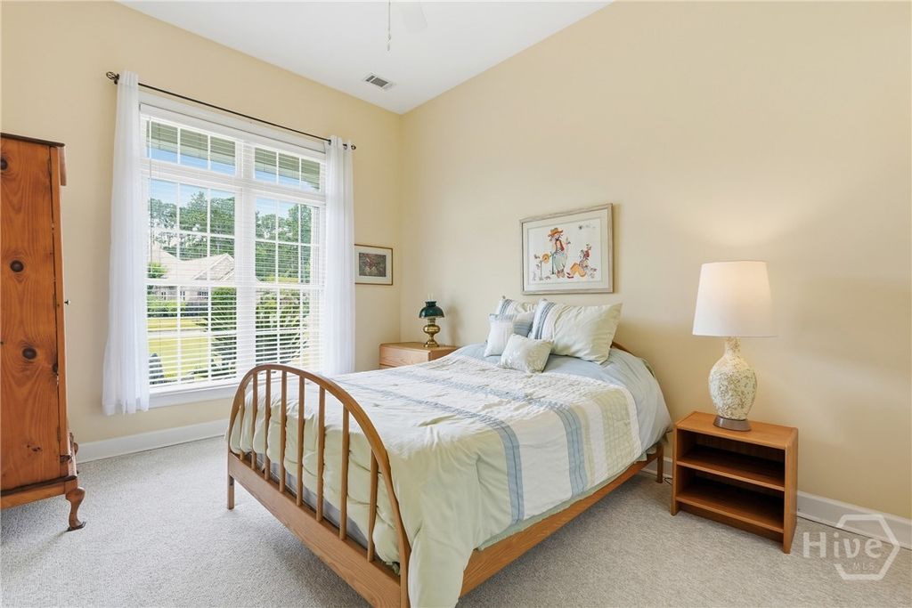Image 23 of property listing at 33 Lake Heron Court W, Pooler, GA 31322