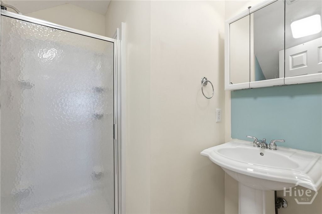 Image 33 of property listing at 33 Lake Heron Court W, Pooler, GA 31322