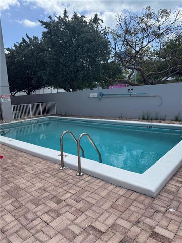 6725 Harding Ave 503, Miami Beach, FL 33141