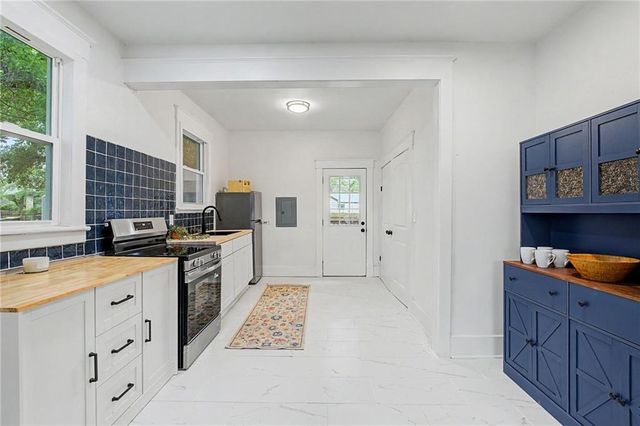 812 E 33rd Street, Savannah, GA 31401