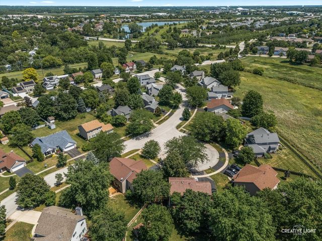 222 Mondovi Drive, Oswego, IL 60543