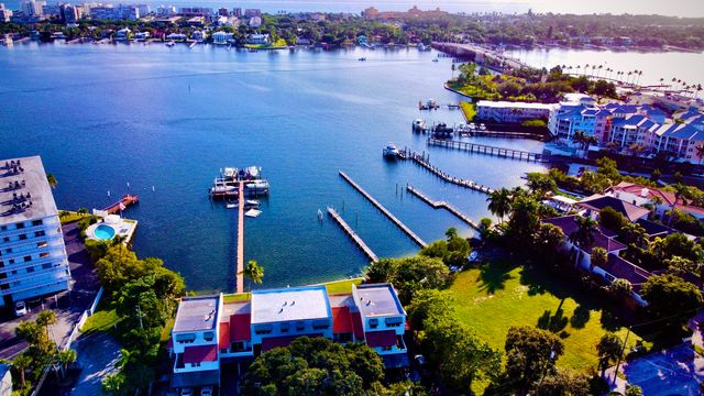 324 N Lake Drive, Lantana, FL 33462