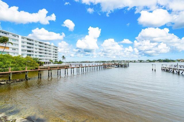 324 N Lake Drive, Lantana, FL 33462