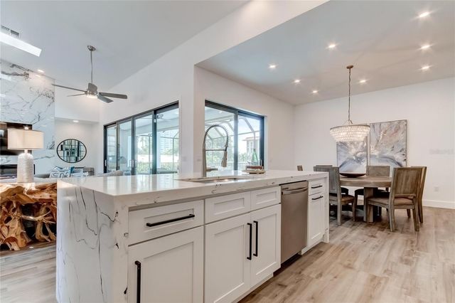 112 LEEWARD ISLAND, Clearwater, FL 33767