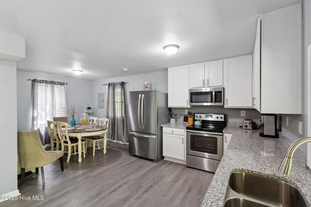 975 River Bend Drive, Burgaw, NC 28425