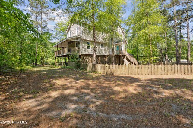 975 River Bend Drive, Burgaw, NC 28425