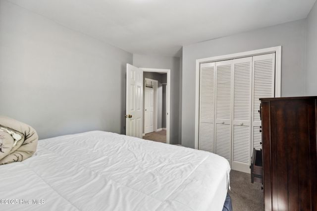 975 River Bend Drive, Burgaw, NC 28425