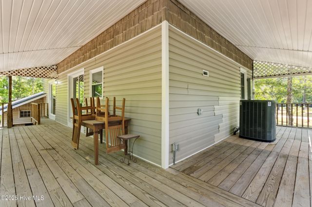 975 River Bend Drive, Burgaw, NC 28425