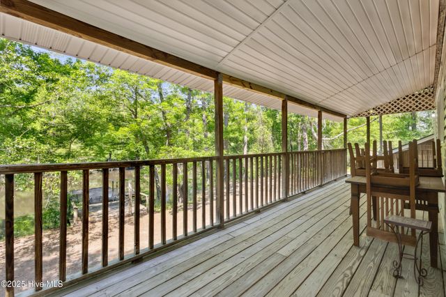 975 River Bend Drive, Burgaw, NC 28425