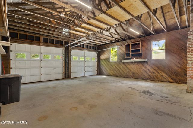 975 River Bend Drive, Burgaw, NC 28425