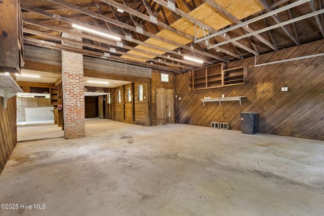 975 River Bend Drive, Burgaw, NC 28425