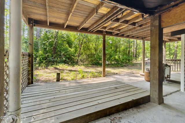975 River Bend Drive, Burgaw, NC 28425