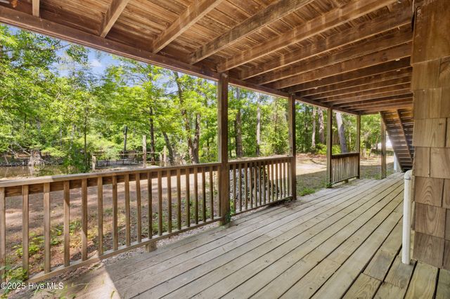 975 River Bend Drive, Burgaw, NC 28425