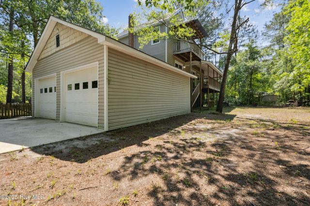 975 River Bend Drive, Burgaw, NC 28425
