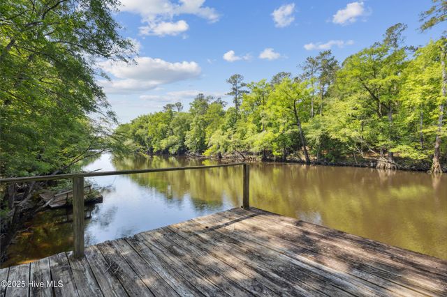975 River Bend Drive, Burgaw, NC 28425
