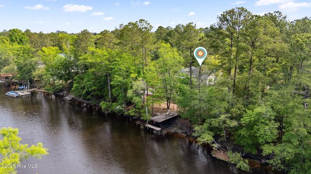 975 River Bend Drive, Burgaw, NC 28425