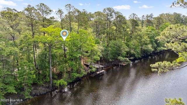 975 River Bend Drive, Burgaw, NC 28425