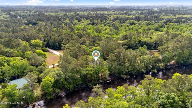 975 River Bend Drive, Burgaw, NC 28425