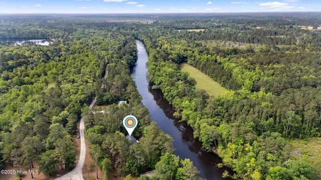 975 River Bend Drive, Burgaw, NC 28425