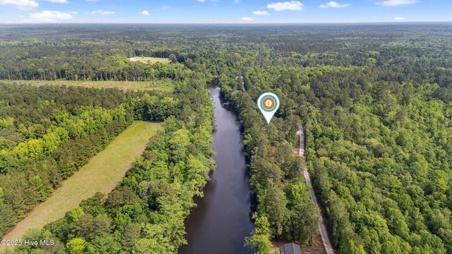 975 River Bend Drive, Burgaw, NC 28425