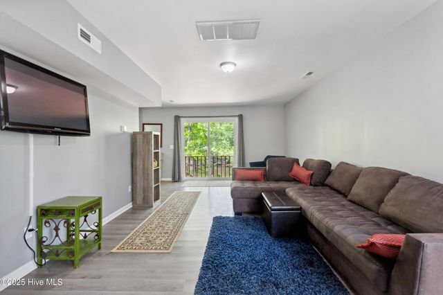 975 River Bend Drive, Burgaw, NC 28425