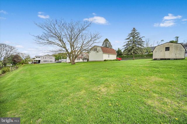 141 HARRISTOWN RD, Paradise, PA 17562