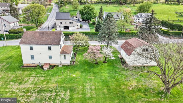 141 HARRISTOWN RD, Paradise, PA 17562