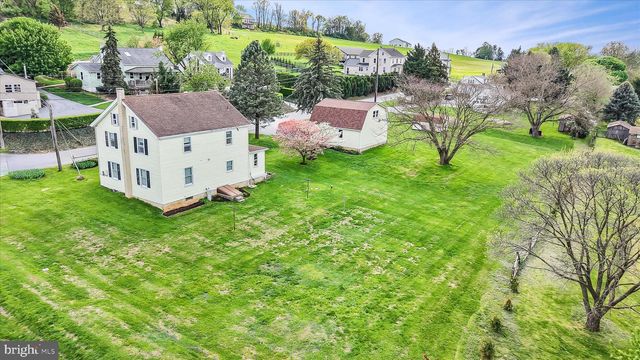 141 HARRISTOWN RD, Paradise, PA 17562