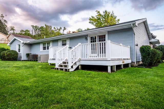 32 Buckhorn Court, Urbana, OH 43078