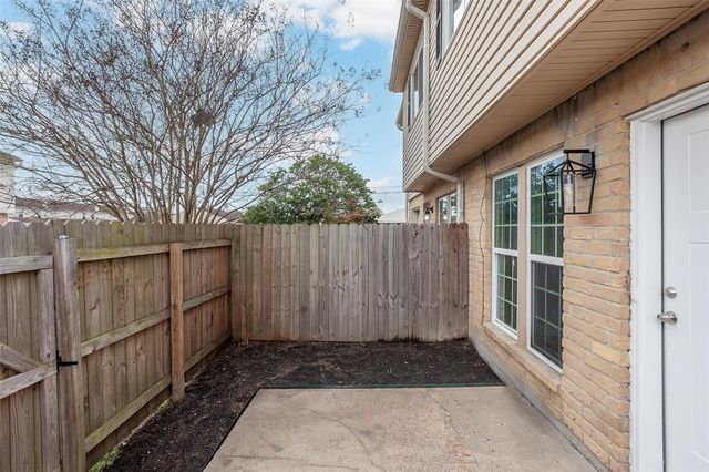 972 Park Meadow Drive, Beaumont, TX 77706