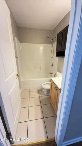 1801 Lake Ave 211, Knoxville, TN 37916