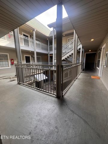 1801 Lake Ave 211, Knoxville, TN 37916