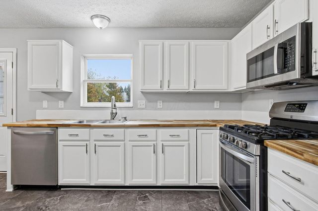 181 Brooksedge Drive, Pataskala, OH 43062