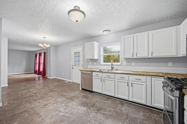 181 Brooksedge Drive, Pataskala, OH 43062