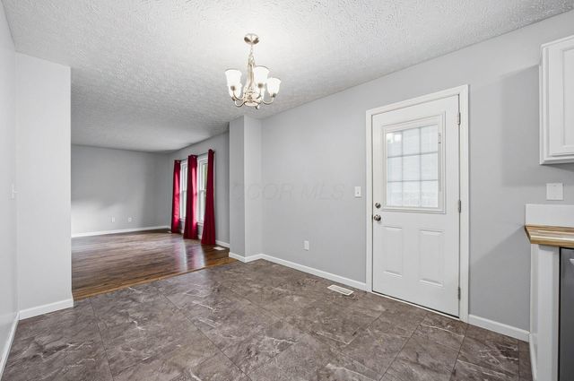 181 Brooksedge Drive, Pataskala, OH 43062