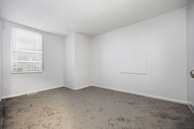 181 Brooksedge Drive, Pataskala, OH 43062