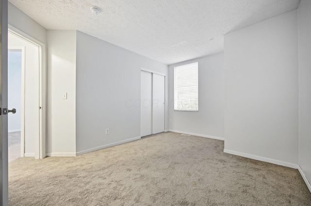 181 Brooksedge Drive, Pataskala, OH 43062