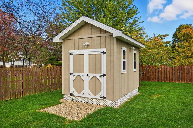 181 Brooksedge Drive, Pataskala, OH 43062