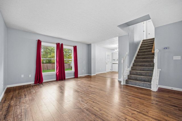 181 Brooksedge Drive, Pataskala, OH 43062