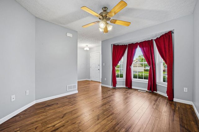 181 Brooksedge Drive, Pataskala, OH 43062