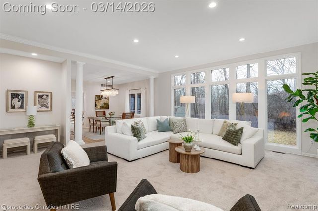 30485 Helmandale Drive, Franklin, MI 48025