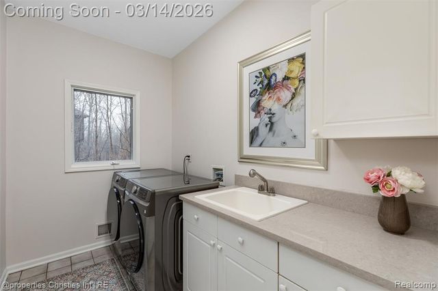 30485 Helmandale Drive, Franklin, MI 48025