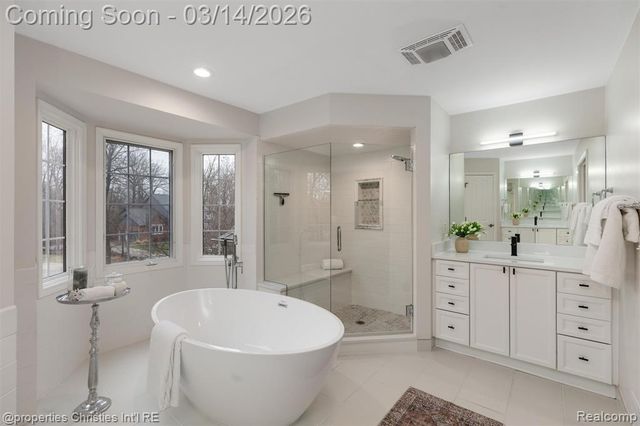 30485 Helmandale Drive, Franklin, MI 48025