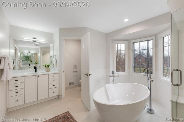 30485 Helmandale Drive, Franklin, MI 48025