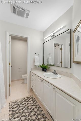 30485 Helmandale Drive, Franklin, MI 48025