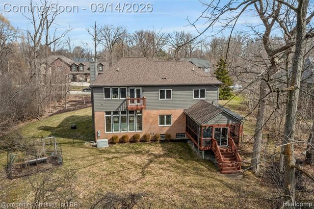 30485 Helmandale Drive, Franklin, MI 48025