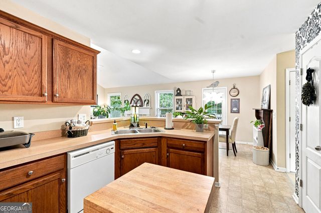 35 Sandstone Court, Douglasville, GA 30134